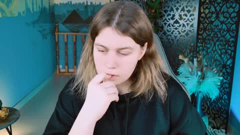 fiora online show from December 30, 2024, 5:15 am