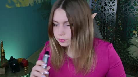 fiora online show from January 8, 2025, 8:06 am