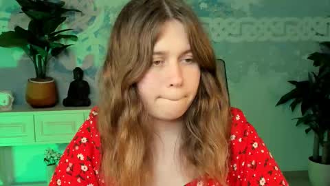 fiora online show from September 11, 2025, 11:21 am