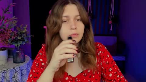 fiora online show from September 19, 2025, 5:20 am