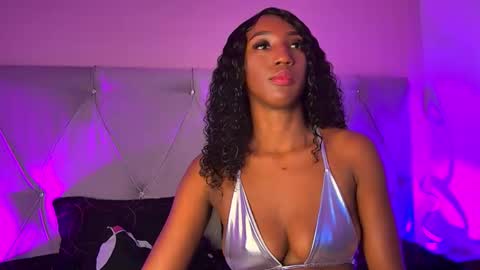 Fiorela Lenin  online show from February 10, 2025, 7:17 pm