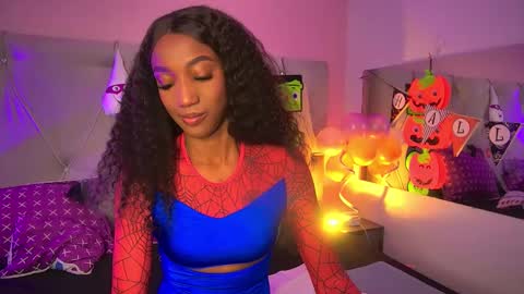 Fiorela Lenin  online show from October 31, 2025, 12:50 pm