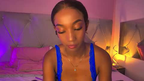 Fiorela Lenin  online show from March 17, 2026, 6:44 pm