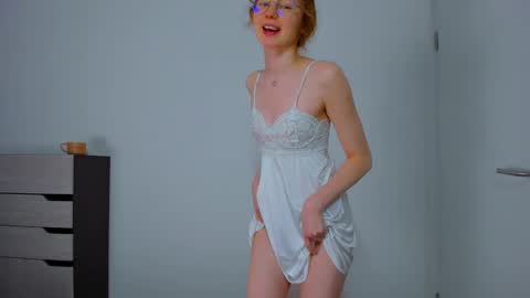 fire_luna online show from February 1, 2025, 8:39 am