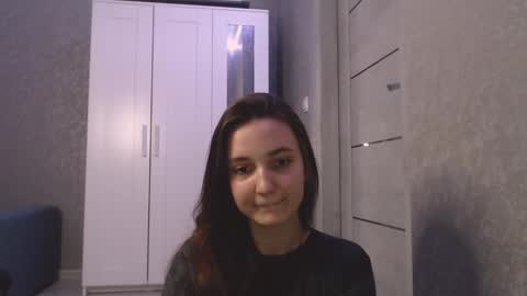 fireflies_fly_ online show from January 5, 2025, 3:34 pm