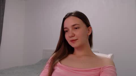 fireflies_fly_ online show from December 1, 2025, 7:41 pm