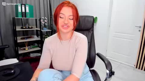 Snapshot of fireflowers_ chatting on February 12, 2025, 1:19 am Kallisy online show from February 12, 2025, 1:19 am