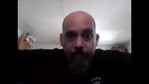 Snapshot of fireprince1977 chatting on May 7, 2026, 9:42 pm Brad online show from May 7, 2026, 9:42 pm