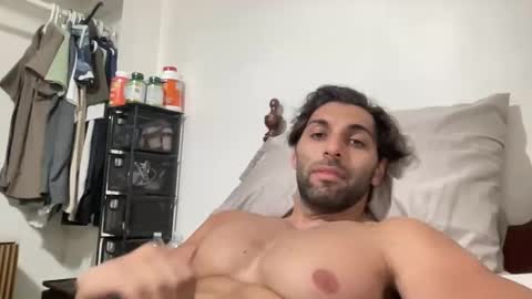 fitcurvyman4fun_69 online show from May 1, 2026, 5:17 pm
