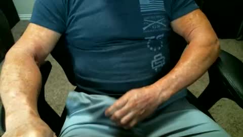Snapshot of fitguy40 chatting on May 3, 2026, 3:45 am fitguy40 online show from May 3, 2026, 3:45 am