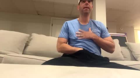 fittallhungdilf online show from March 30, 2026, 9:38 pm