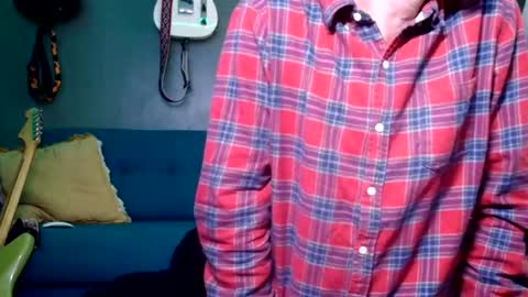 Flannel Dong online show from December 4, 2025, 2:10 am