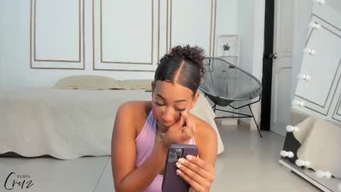 Flavia online show from October 6, 2025, 7:22 pm