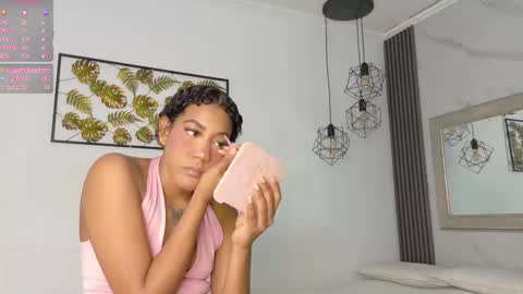 Flavia online show from December 15, 2025, 7:07 pm