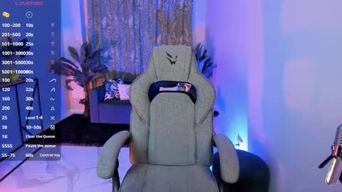 Flexyfoxy online show from December 18, 2025, 10:21 am