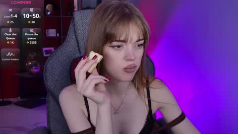 Flexyfoxy online show from June 28, 2026, 3:18 pm