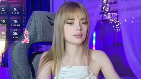 Flexyfoxy online show from August 2, 2026, 10:25 am