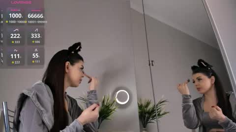 Doloras online show from November 24, 2025, 6:24 am