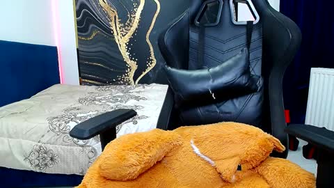 flirtdeea online show from March 28, 2026, 4:12 am