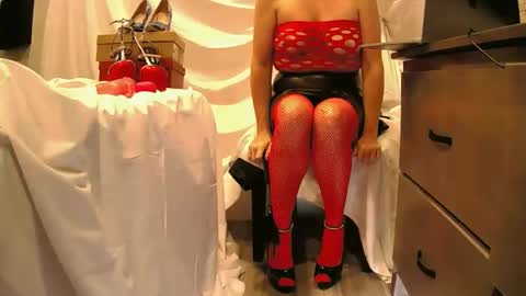 Snapshot of flirtydirtyfiona chatting on November 23, 2025, 7:35 pm flirtydirtyfiona online show from November 23, 2025, 7:35 pm
