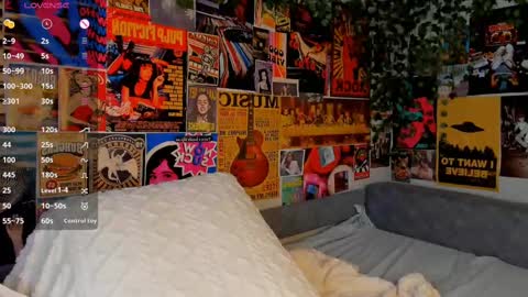 Snapshot of flirtykitty_ chatting on March 1, 2025, 11:37 pm Emely online show from March 1, 2025, 11:37 pm