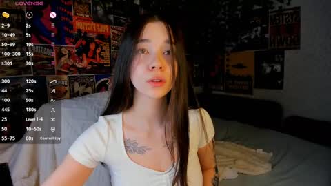 Snapshot of flirtykitty_ chatting on March 7, 2025, 9:17 pm Emely online show from March 7, 2025, 9:17 pm