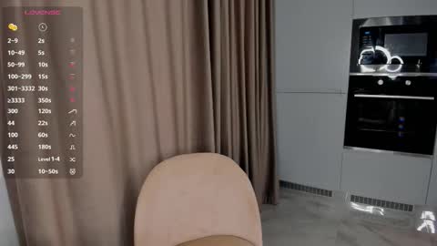Snapshot of flirtykitty_ chatting on October 6, 2025, 4:32 am Emely online show from October 6, 2025, 4:32 am