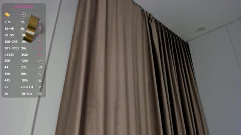 Emely  online show from November 9, 2025, 2:32 am