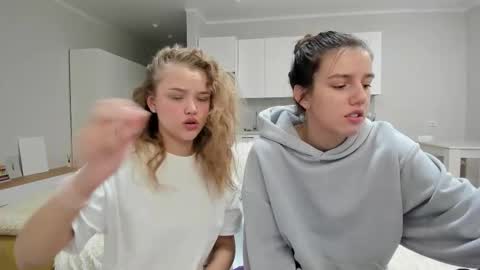 Mona online show from October 25, 2025, 12:51 am