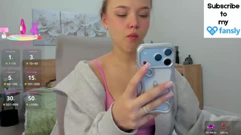 Mona online show from April 19, 2026, 1:38 am