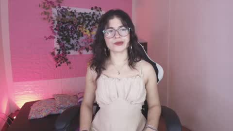 flora_blue online show from September 16, 2025, 11:33 am
