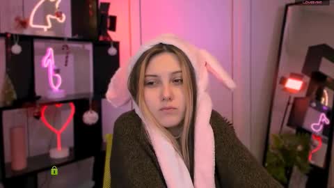 flora_nyx online show from January 11, 2026, 6:18 am