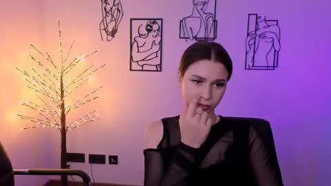 Snapshot of flora_ri chatting on July 9, 2026, 9:13 am just ask me online show from July 9, 2026, 9:13 am