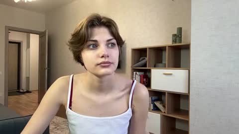Snapshot of florenceheatly chatting on June 8, 2026, 10:15 am Flora online show from June 8, 2026, 10:15 am
