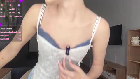 Snapshot of florenceheatly chatting on June 28, 2026, 10:21 am Flora online show from June 28, 2026, 10:21 am