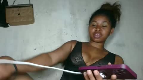 florencia011 online show from November 5, 2025, 11:10 am