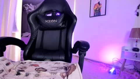 Its a pleasure to meet you. Im Flower. Help me reach 1k. Follow me. online show from April 19, 2026, 6:10 pm