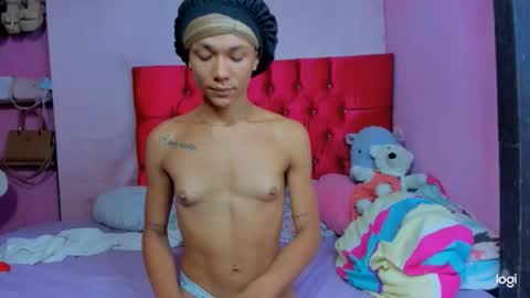Snapshot of flower_weed chatting on April 3, 2026, 10:46 am Flower weed online show from April 3, 2026, 10:46 am