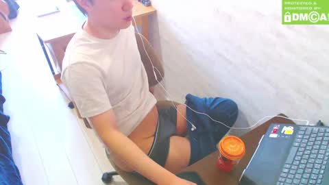 flowerbox online show from March 9, 2025, 2:07 am