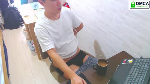 flowerbox online show from November 1, 2025, 3:52 am