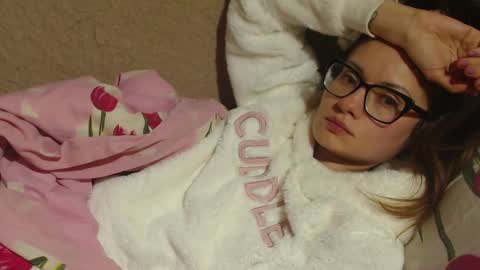 Snapshot of flowercandydoll chatting on December 14, 2024, 2:45 am say meow and send tip  online show from December 14, 2024, 2:45 am
