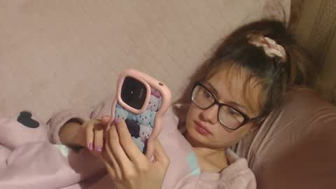 say meow and send tip  online show from October 26, 2025, 10:47 pm