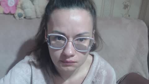 say meow and send tip  online show from March 28, 2026, 11:10 am