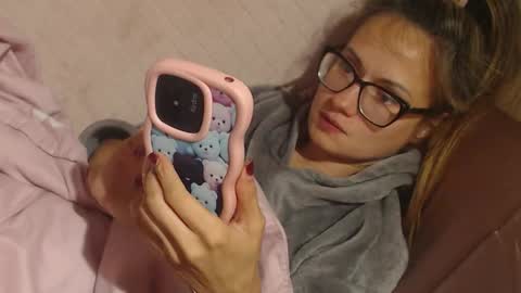 say meow and send tip  online show from September 26, 2025, 3:16 pm