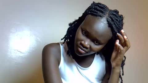 flowerdiva002 online show from November 25, 2025, 10:26 am