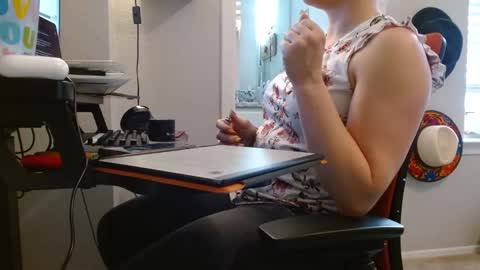 Flower Freak online show from March 7, 2025, 11:38 pm