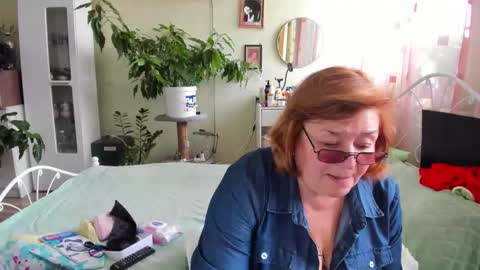 Flowerlower online show from September 15, 2025, 6:02 am