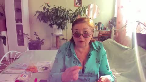 Flowerlower online show from October 9, 2025, 11:08 am