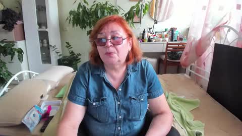 Flowerlower online show from October 13, 2025, 8:03 am