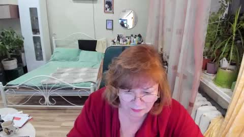 Flowerlower online show from February 4, 2026, 6:25 pm